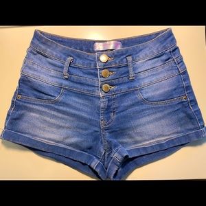 No Boundaries, mid-rise jean shorts, comfy, stretchy material